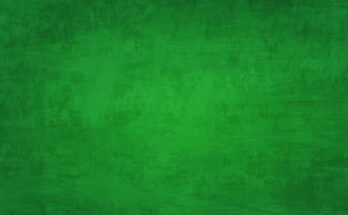 Grüne Einkaufstrolleys